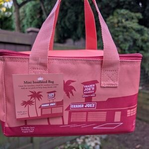 NEW Trader Joe's Mini Insulated Bag in PEACH